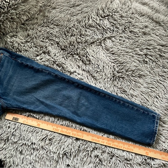 Levi’s 24/30– 501 Premium- Classic Blue Denim Jeans Button Fly - Picture 11 of 13